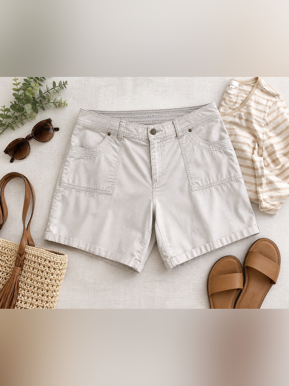 Croft & Barrow Beige Comfort Stretch Shorts Women’s Size 14 Casual Summer